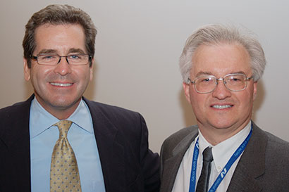 Miles O'Brien and Jim Plaxco at the 2008 International Space Development Conference